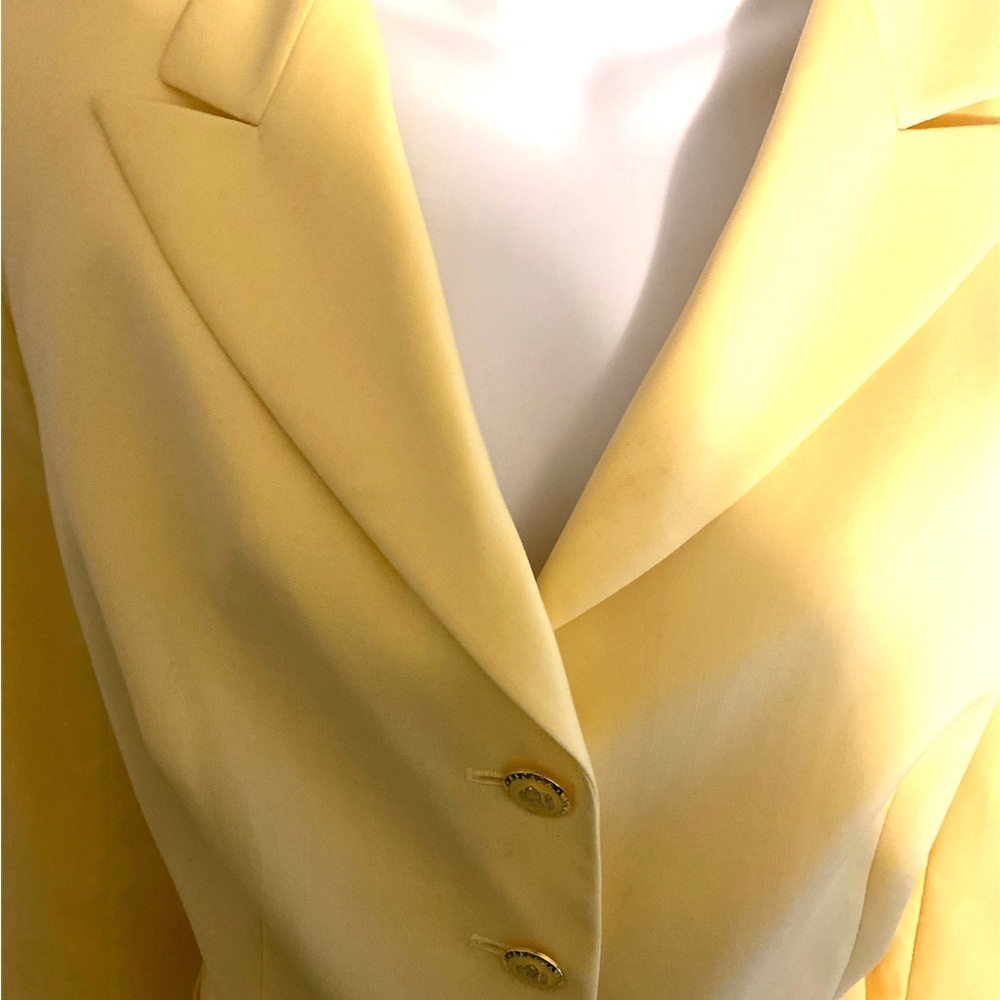 Escada Yellow Blazer - Picture 4 of 8